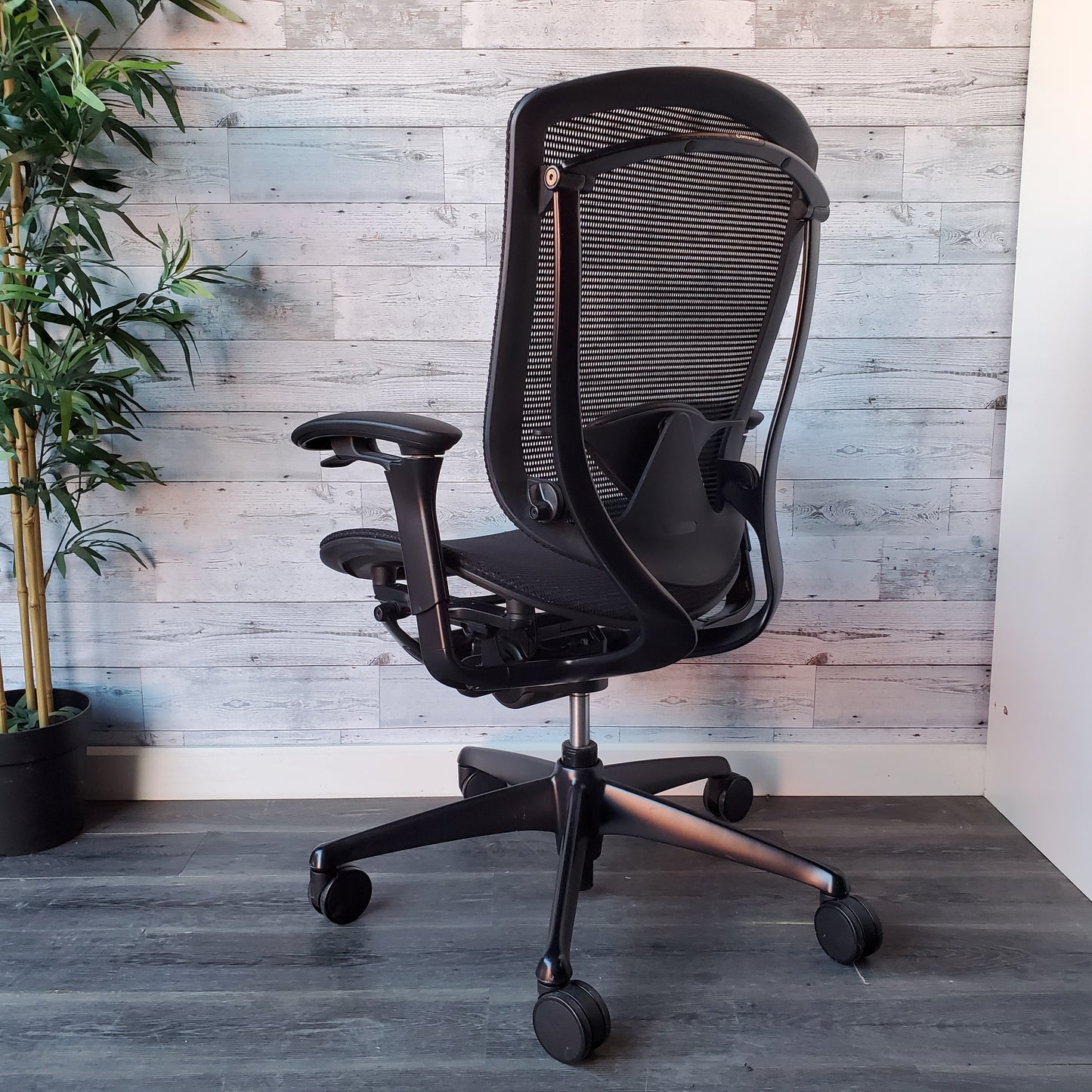 Teknion Contessa
