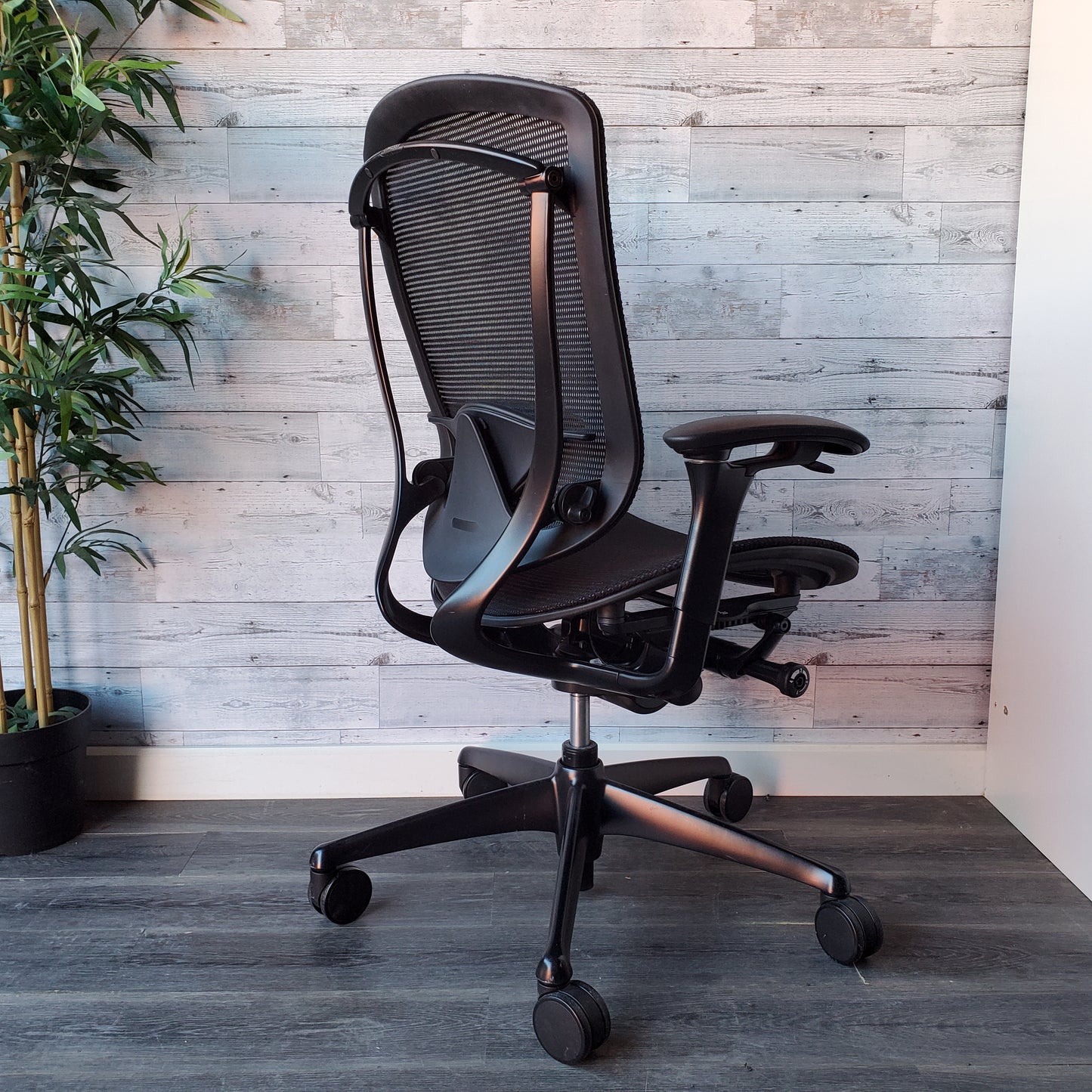 Teknion Contessa