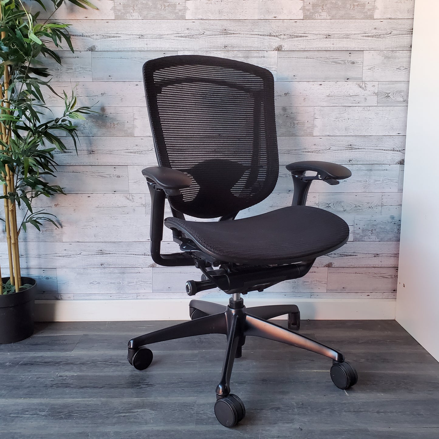 Teknion Contessa