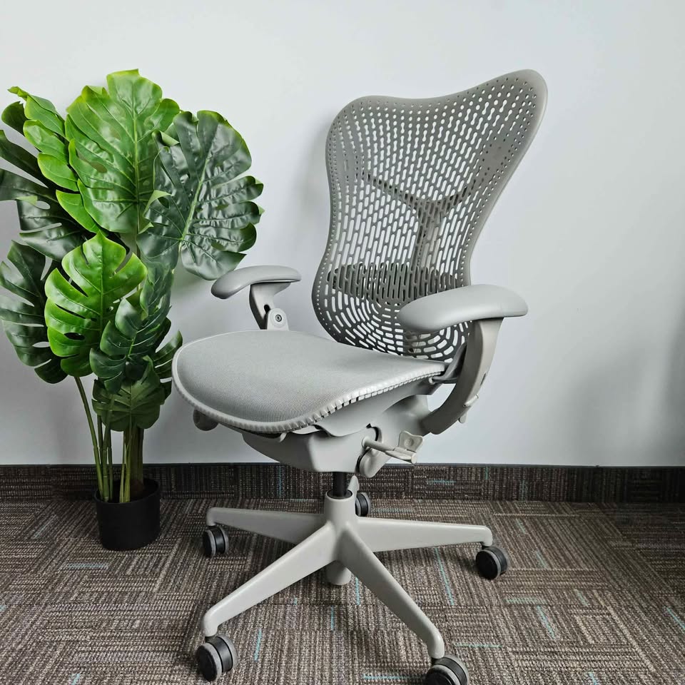 Herman miller Mirra (renewed)
