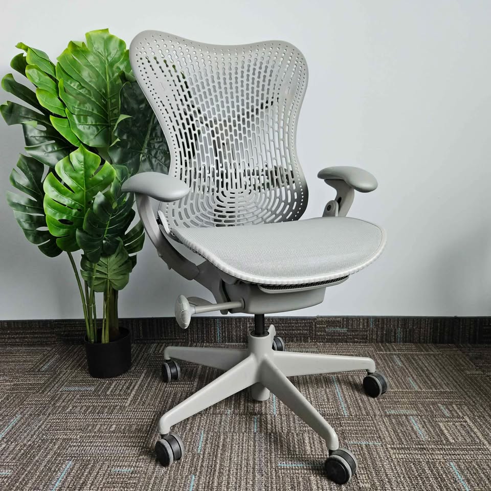 Herman miller Mirra (renewed)