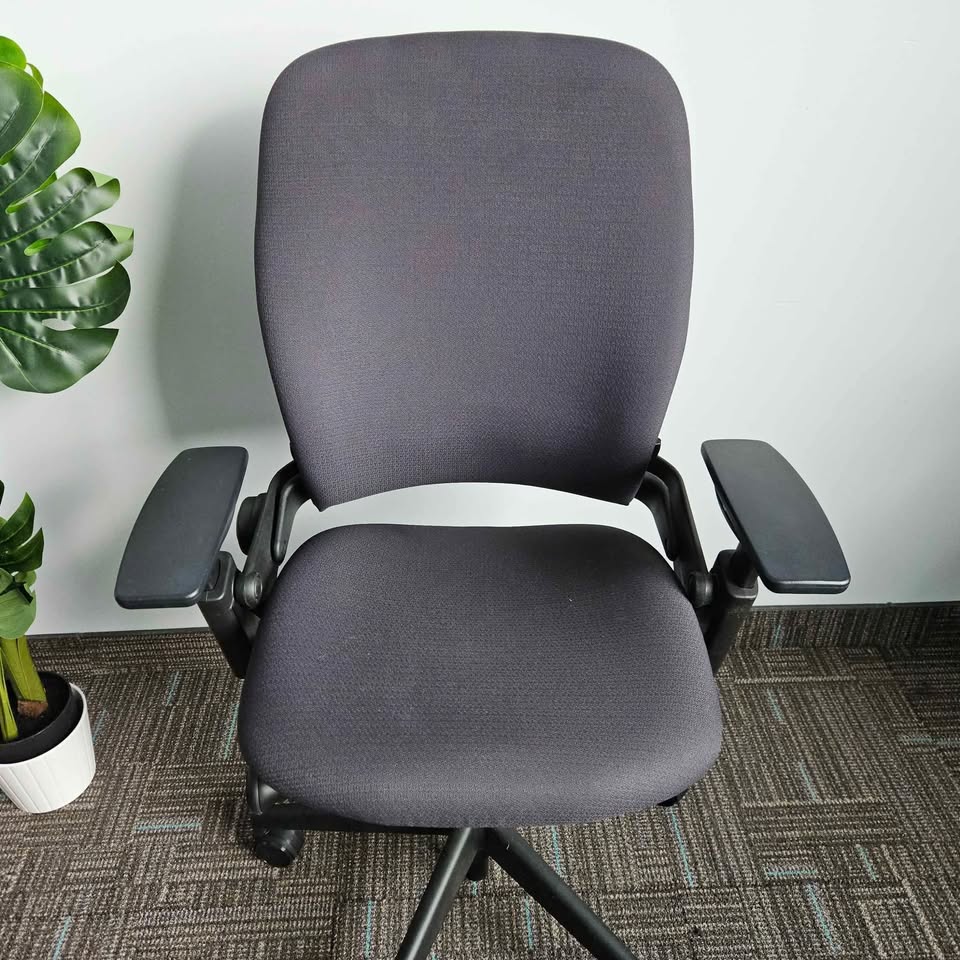 Steelcase Leap v2