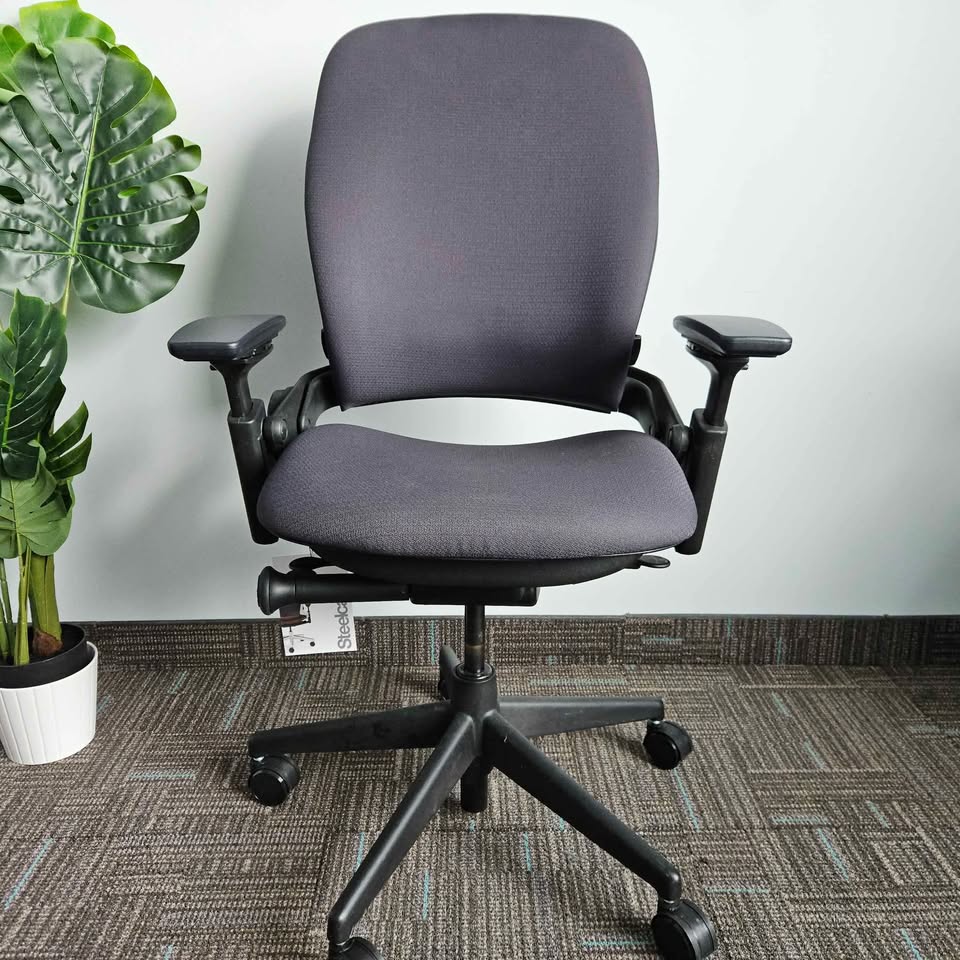Steelcase Leap v2