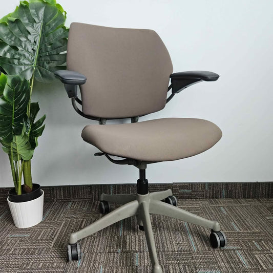 Humanscale Freedom