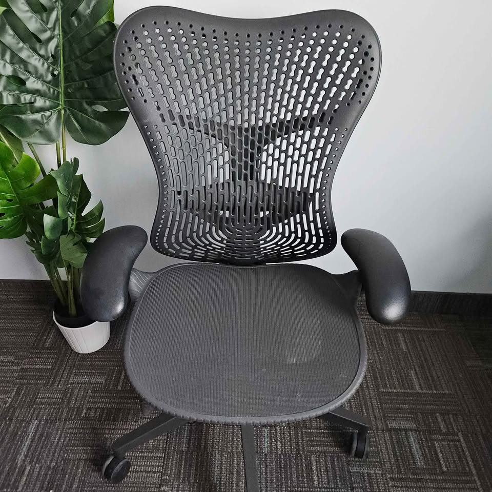 Herman MIller Mirra 2