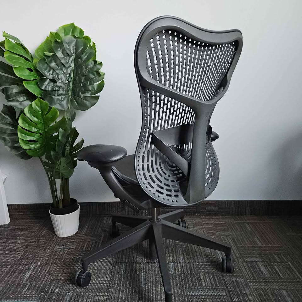 Herman MIller Mirra 2