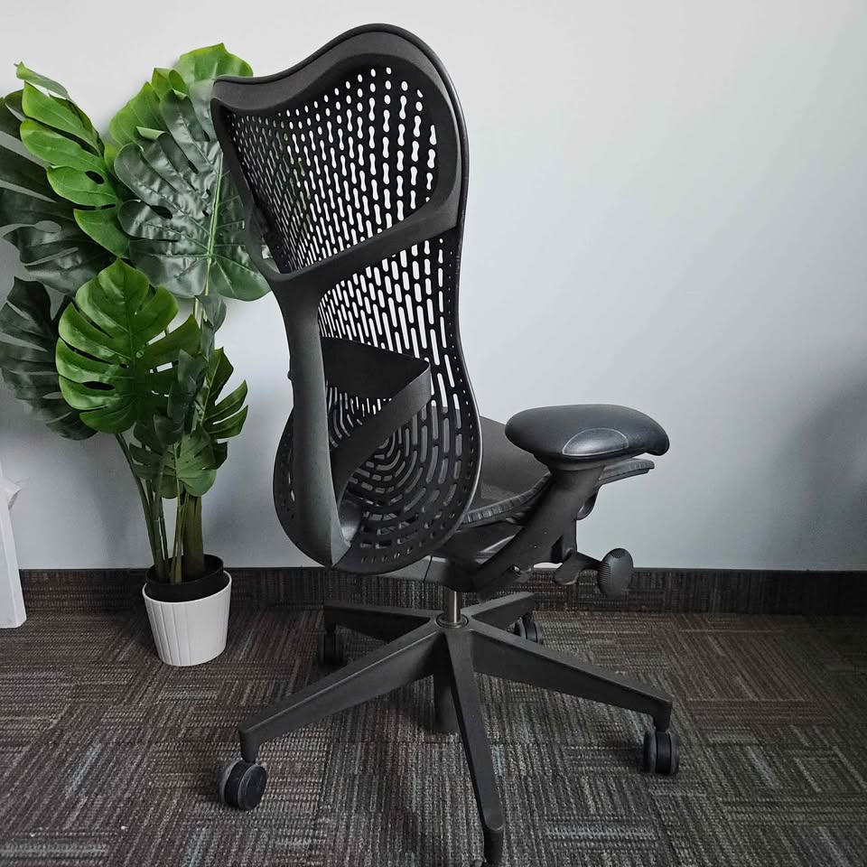 Herman MIller Mirra 2