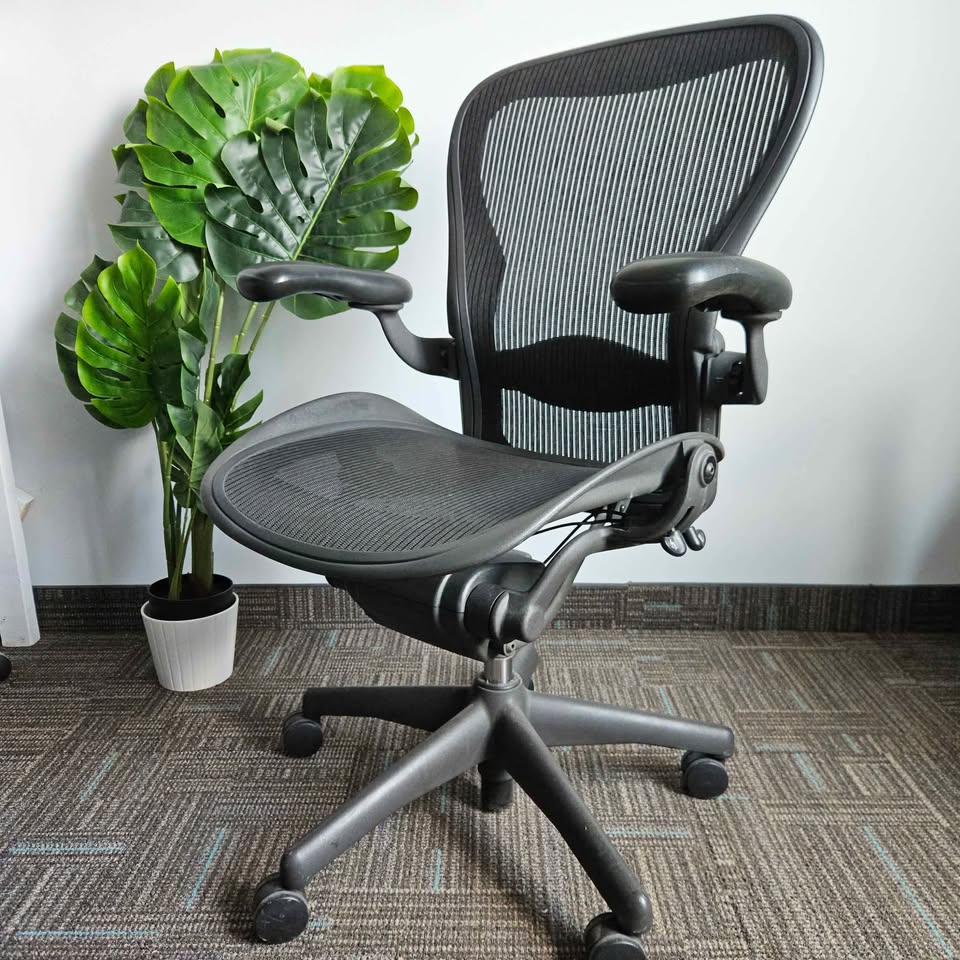 Herman Miller Aeron C Large