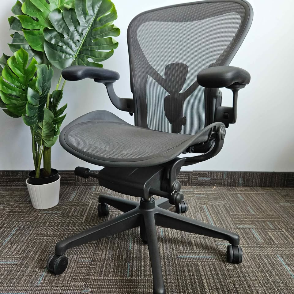 Herman Miller Aeron remaster size b