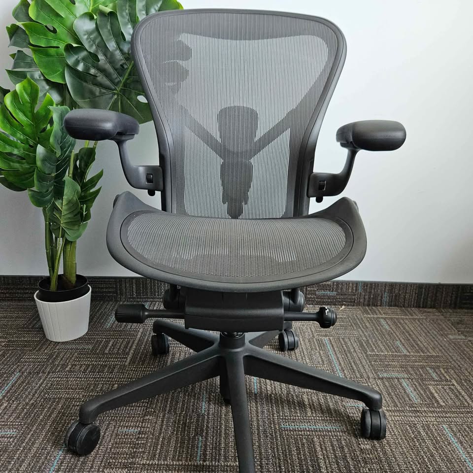 Herman Miller Aeron remaster size b