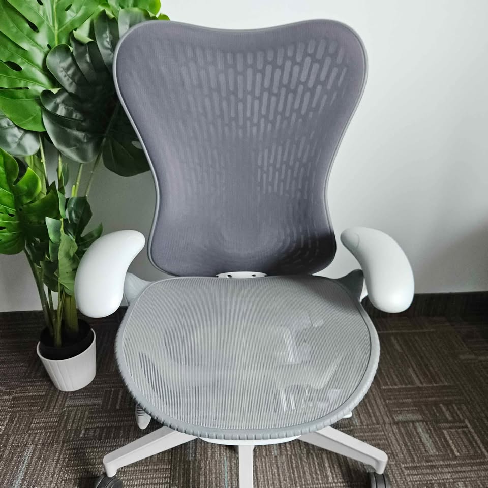 Herman Miller Mirra 2 FULLY LOADED