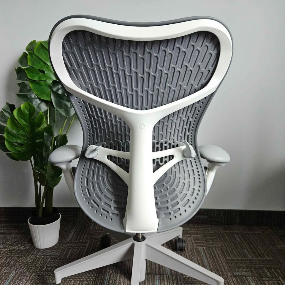 Herman Miller Mirra 2 FULLY LOADED