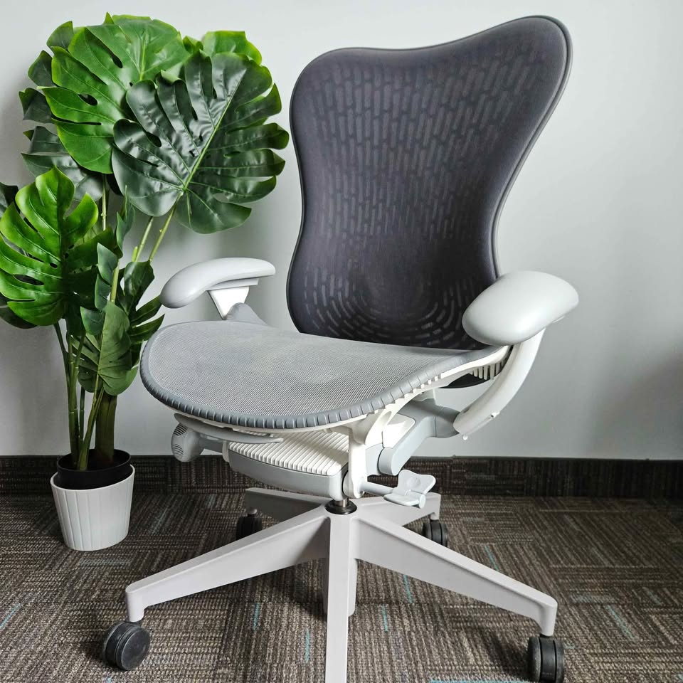 Herman Miller Mirra 2 FULLY LOADED
