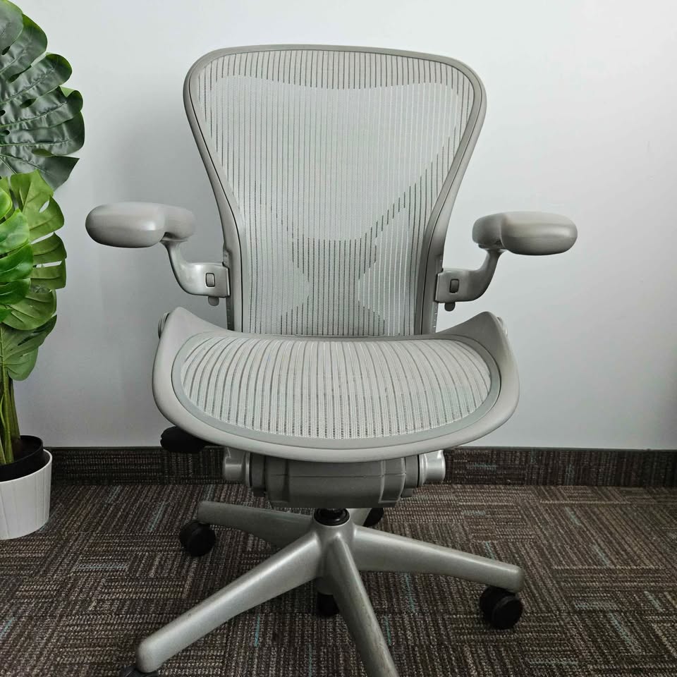 Herman Miller Aeron size b mineral fully loaded