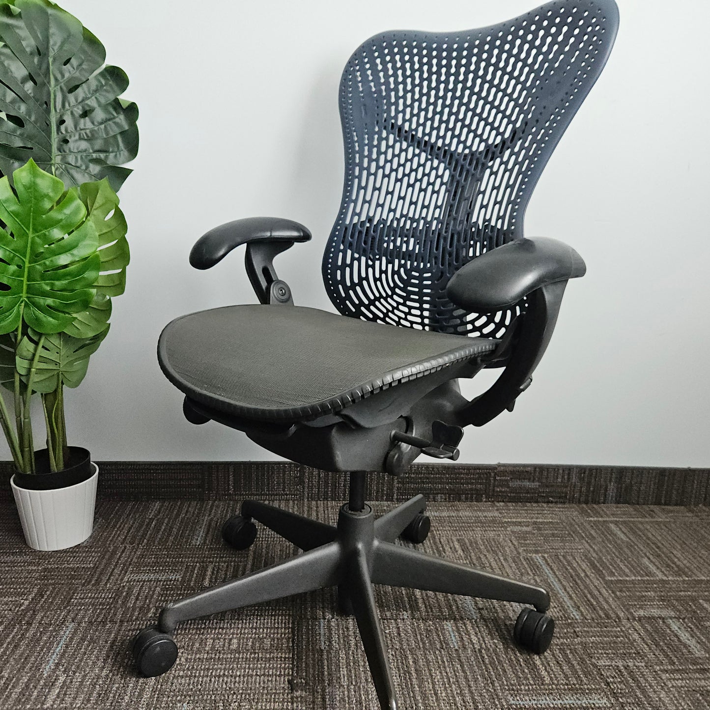 Herman Miller mirra fully loaded