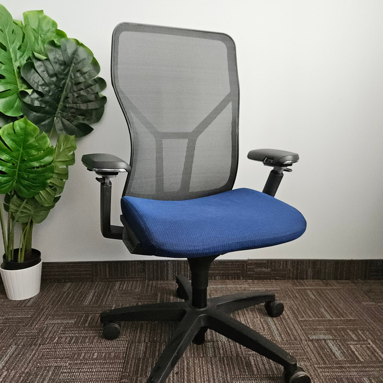 Allsteel Acuity Ergonomic Office Chair Fully loaded
