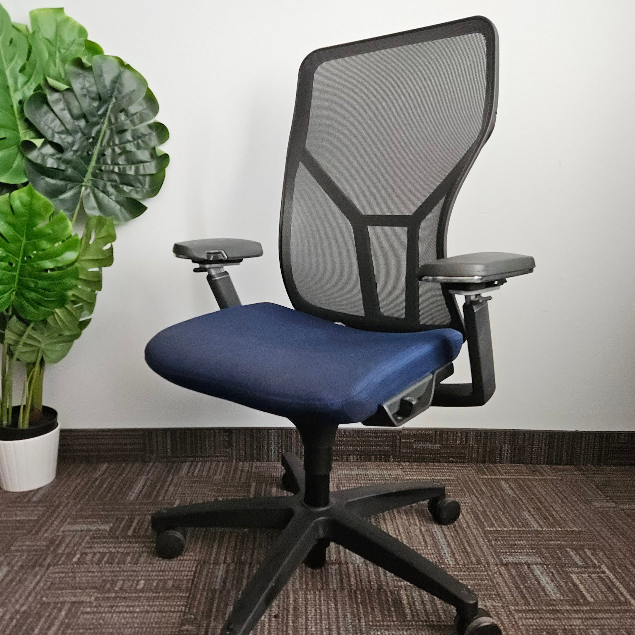 Allsteel Acuity Ergonomic Office Chair Fully loaded