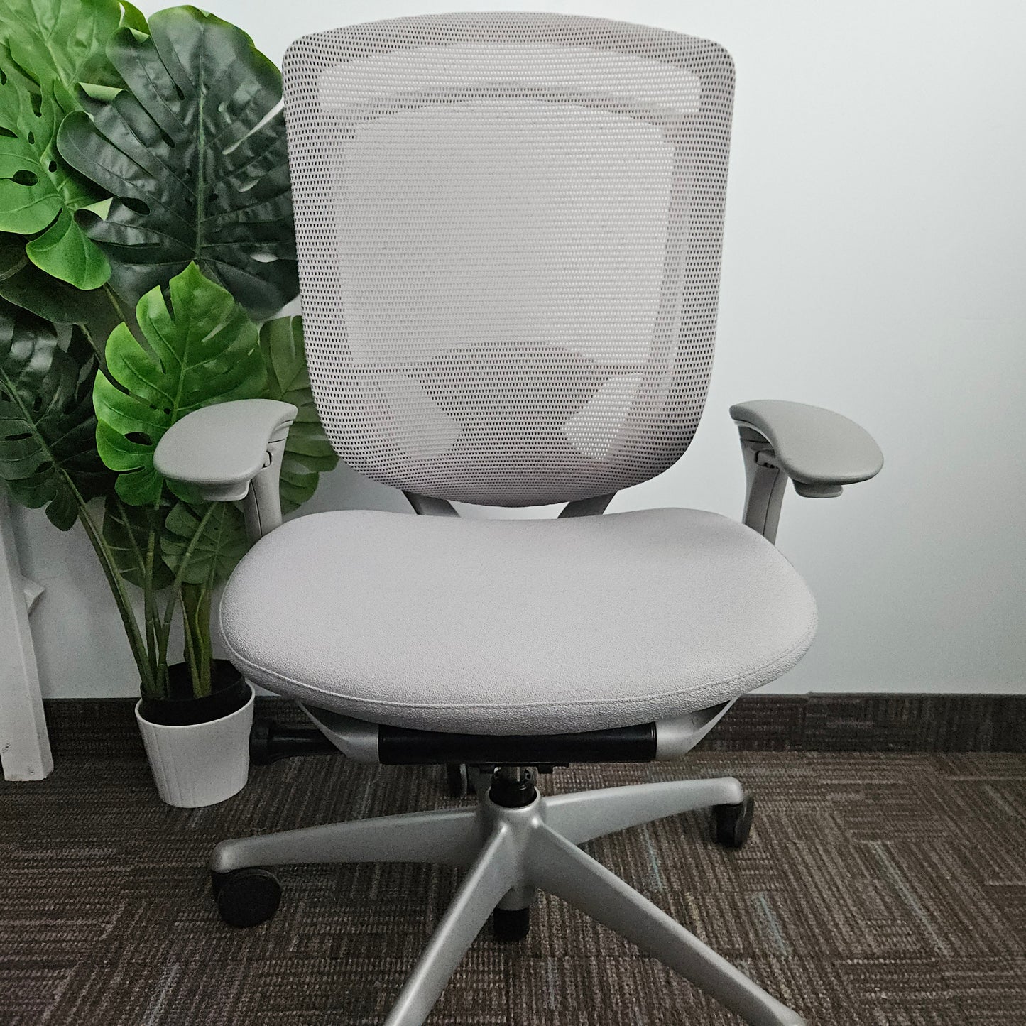 Teknion Contessa
