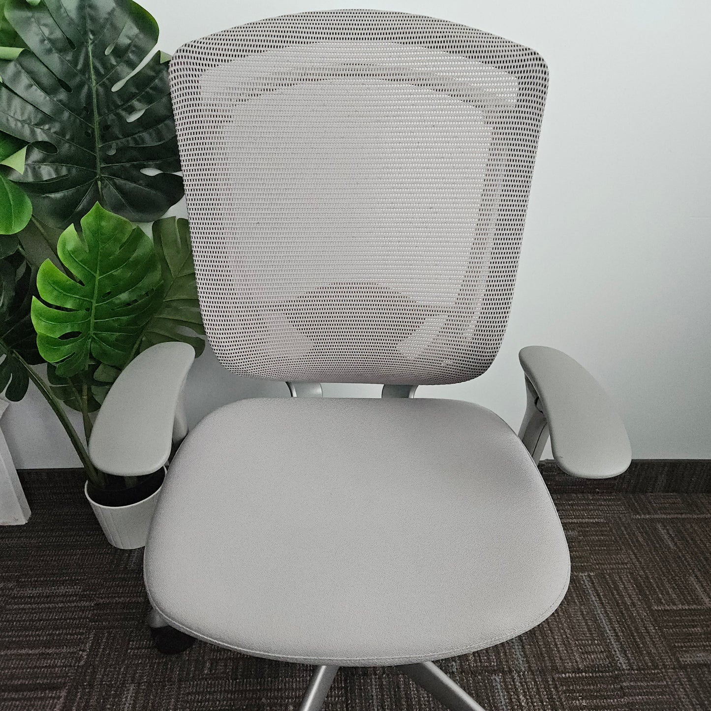 Teknion Contessa
