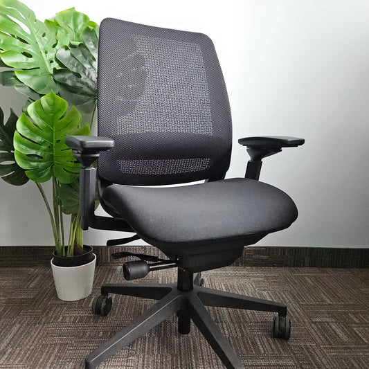 Brand new Steelcase Amia Air 2025