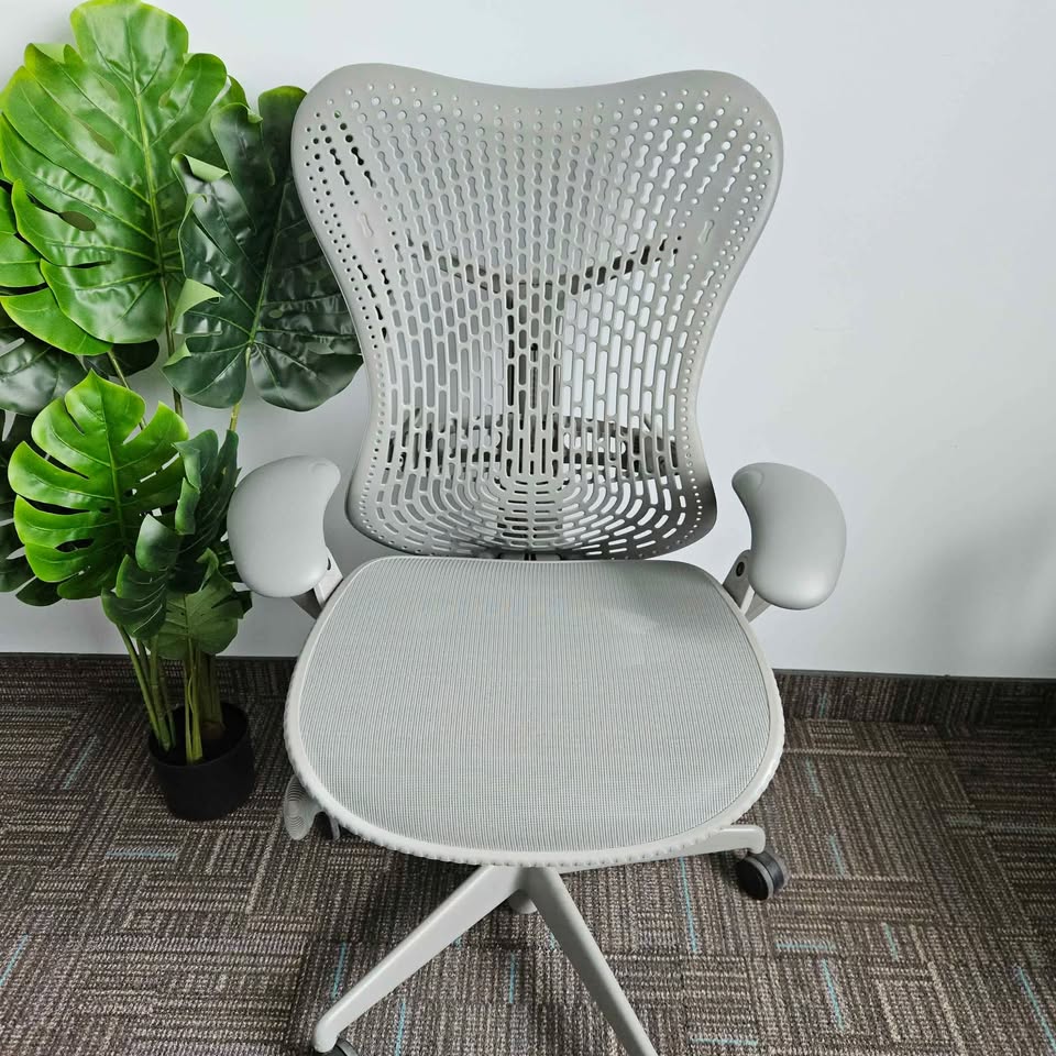 Herman miller Mirra (renewed)