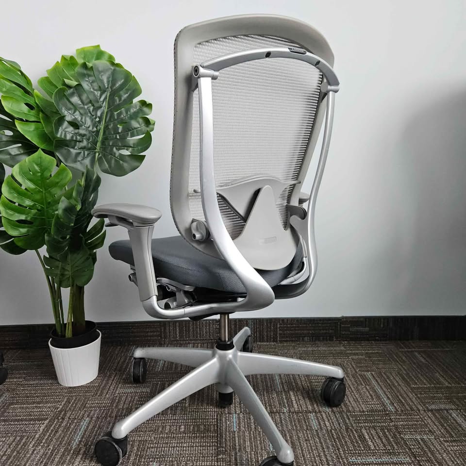 Teknion Contessa fabric seat