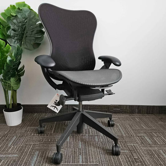 Herman Miller Mirra 2 (fully loaded)