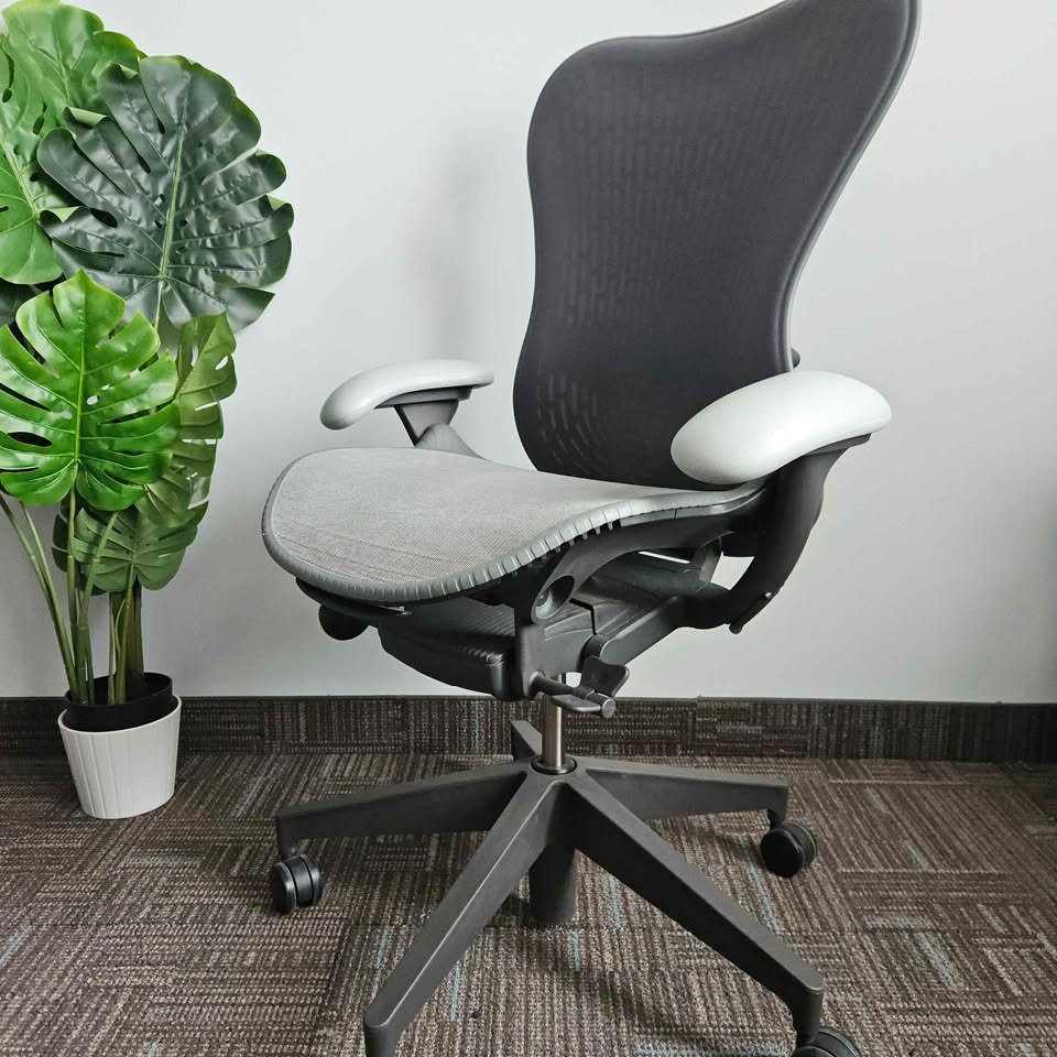 Herman Miller Mirra 2 FULLY LOADED (Copy)