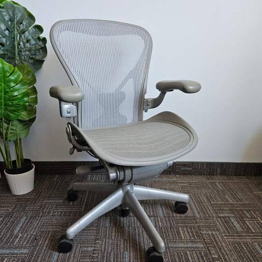Herman Miller aeron fully loaded