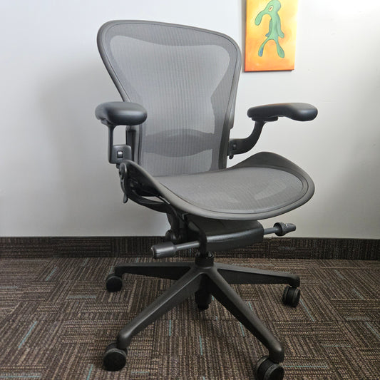 Herman Miller Aeron size b remaster