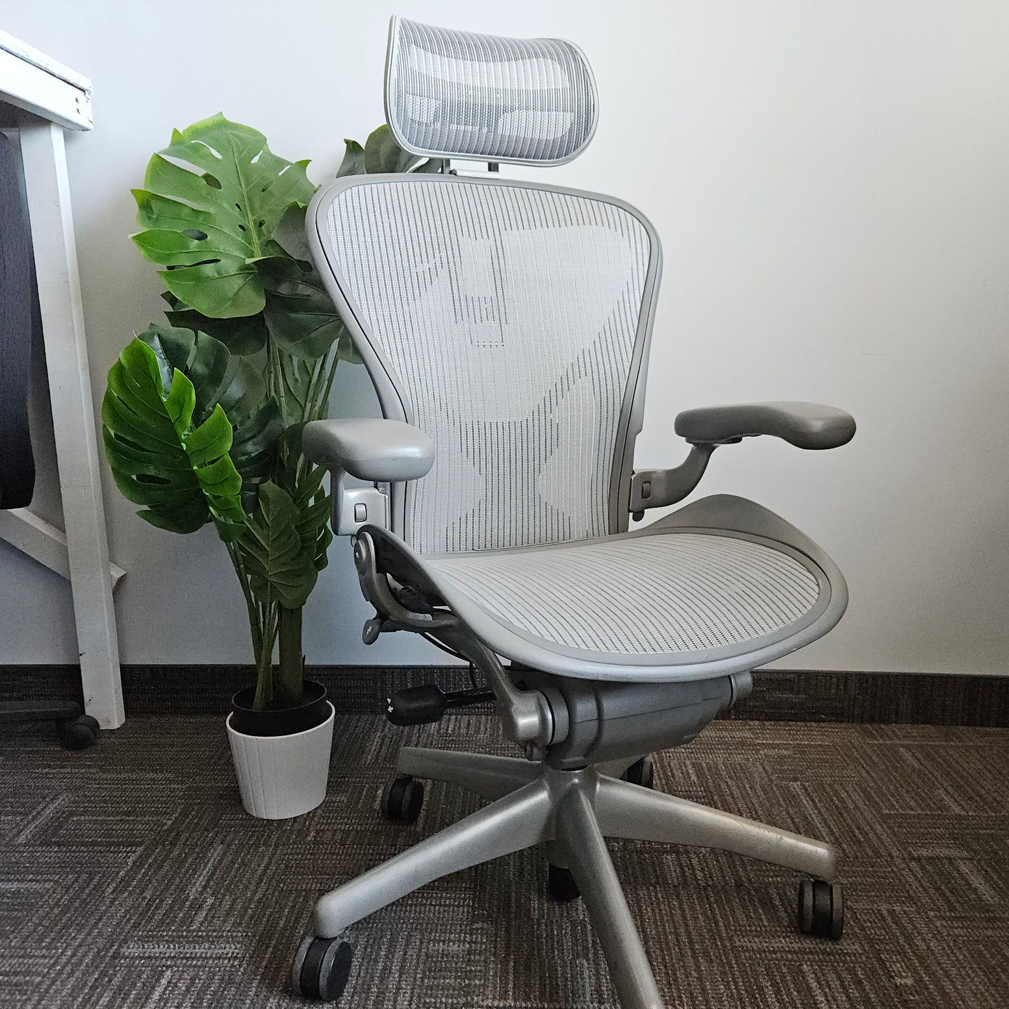 Herman Miller aeron with headrest