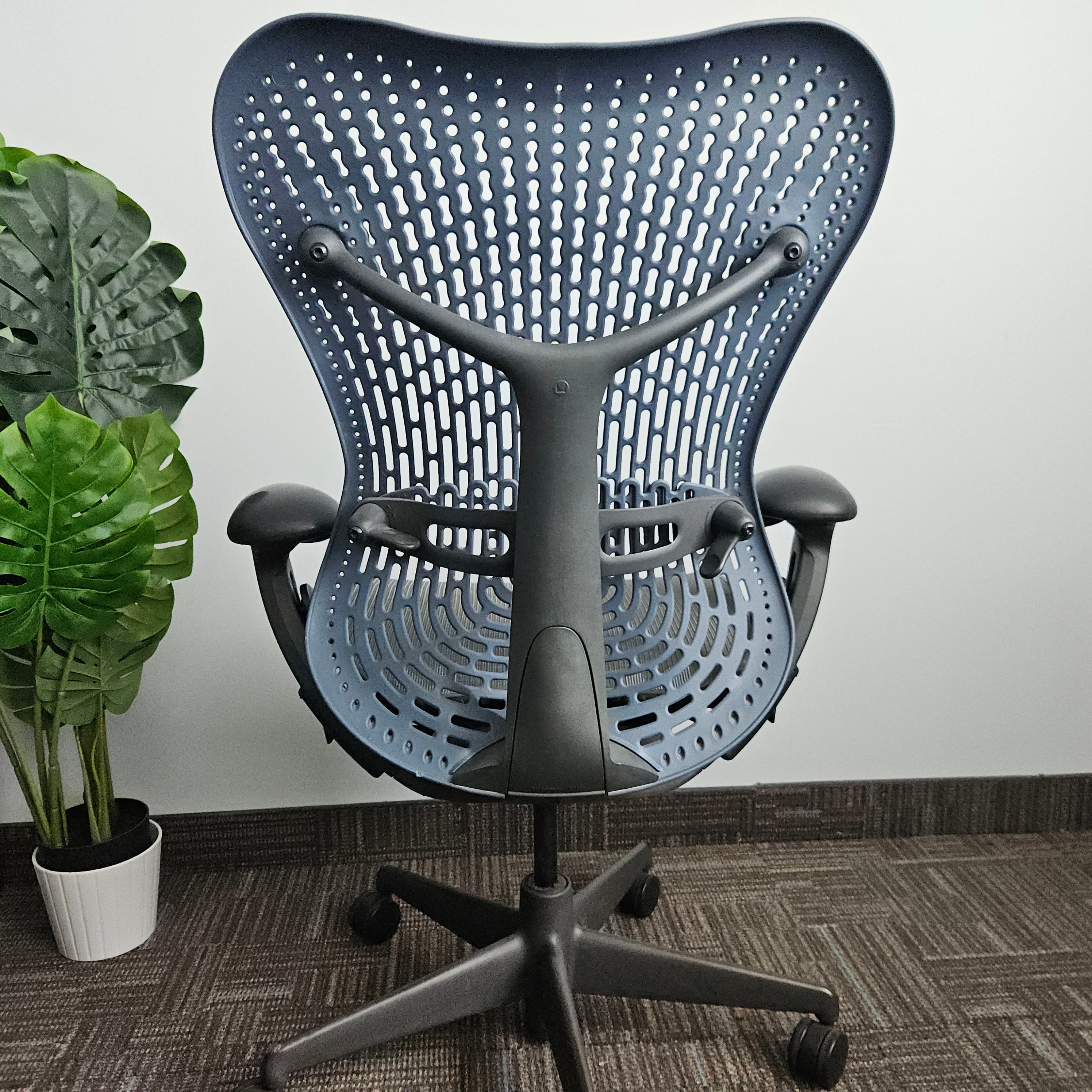 Herman Miller mirra fully loaded – Stand-up Chair guy